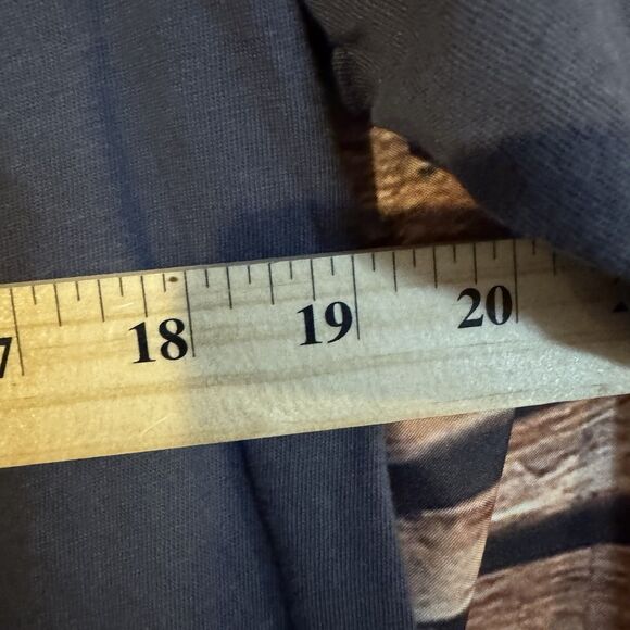 Silence of the Lambs T-Shirt Mens Small Purple Moth Horror Movie Hannibal Lecter - Picture 6 of 6